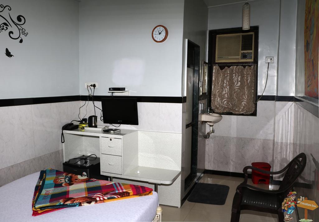 Traveller'S Inn Hotel - Fort 孟买 外观 照片