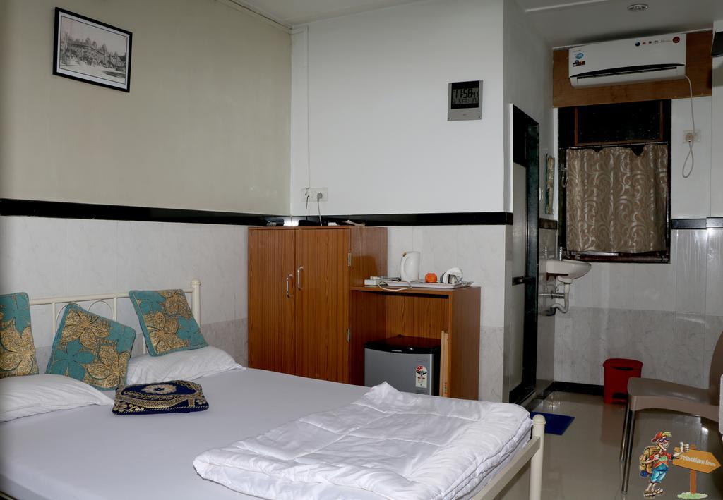 Traveller'S Inn Hotel - Fort 孟买 外观 照片
