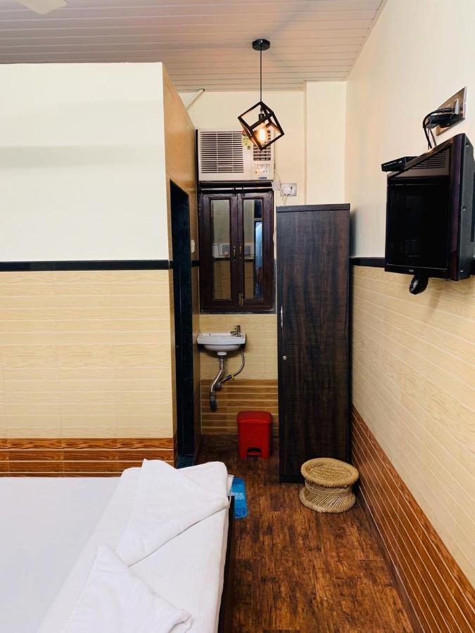 Traveller'S Inn Hotel - Fort 孟买 外观 照片