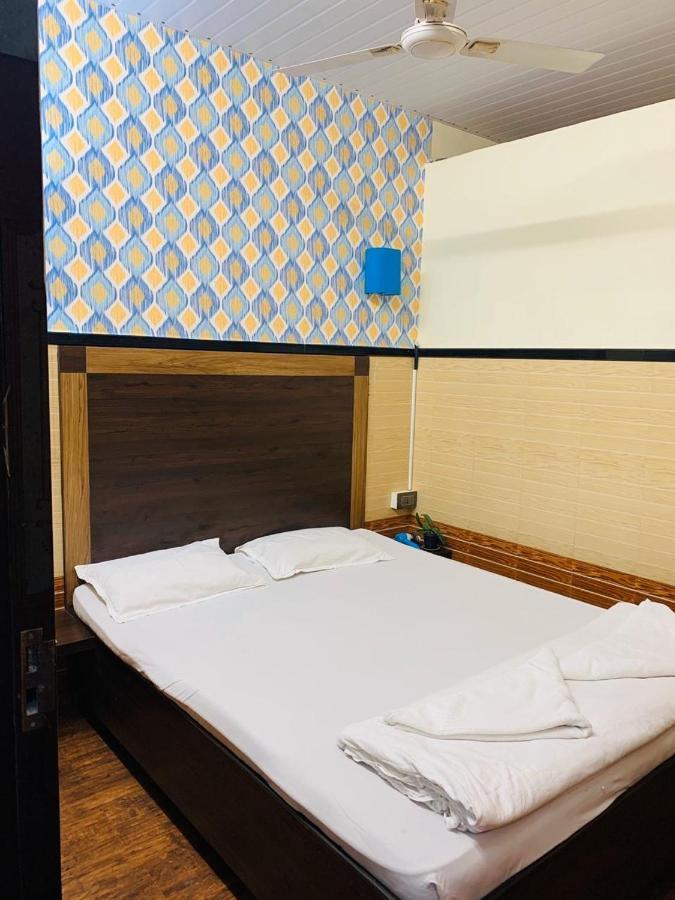 Traveller'S Inn Hotel - Fort 孟买 外观 照片